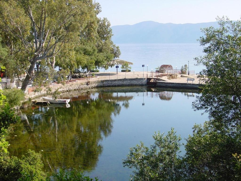Superb Villa With Private Pool Peaceful Location Sami  Bilik gambar